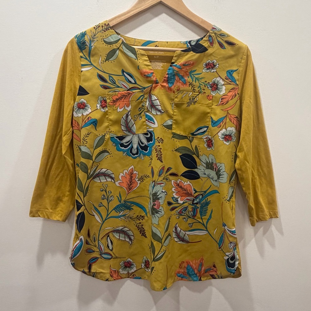 Van Heusen small Yellow mustard Floral Blouse 3/4 sleeve V-neck flowers soft top